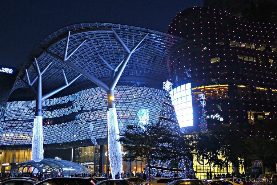 Singapore lights outside a shopping mall at Christmas