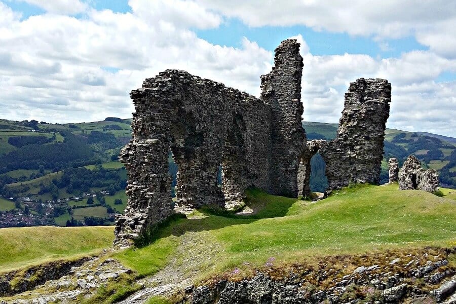 castell dinas bran ruins