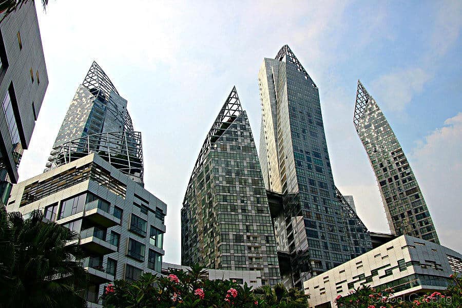 hidden-gems-unique-things-to-do-in-singapore-modern-structures