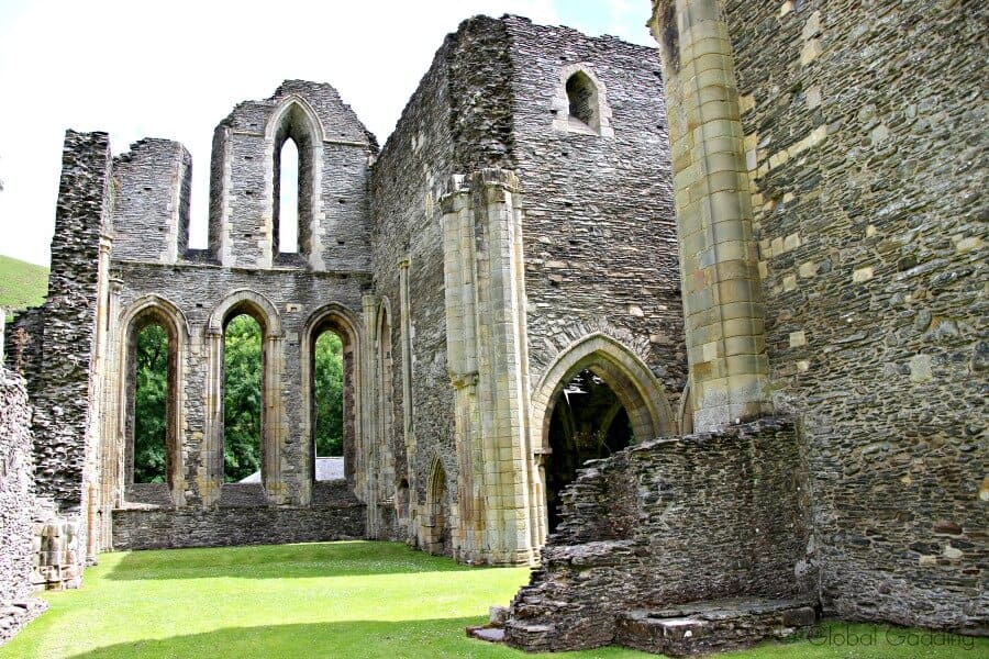 valle crucis abbey church