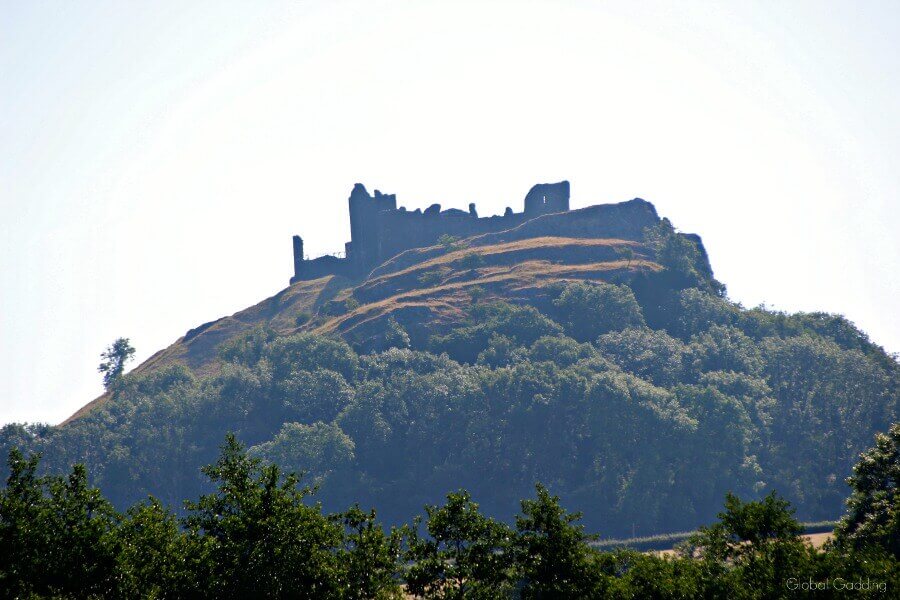 roadtrip wales brecon beacons carreg cennen castle