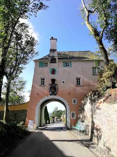 portmeirion-wales-gatehouse