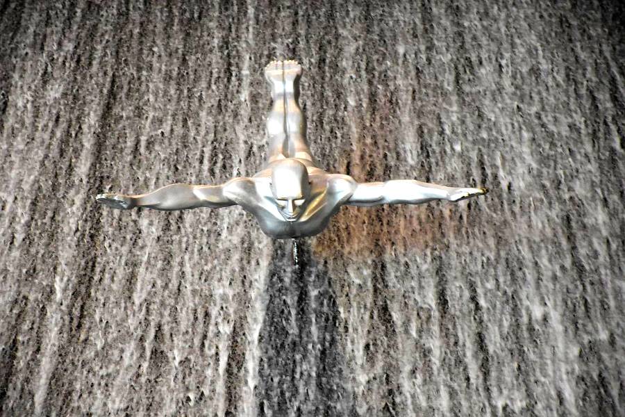 dubai mall waterfall