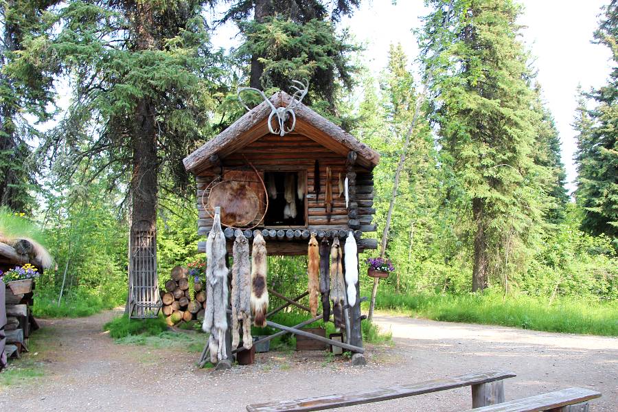 Trappers lodge in Alaska