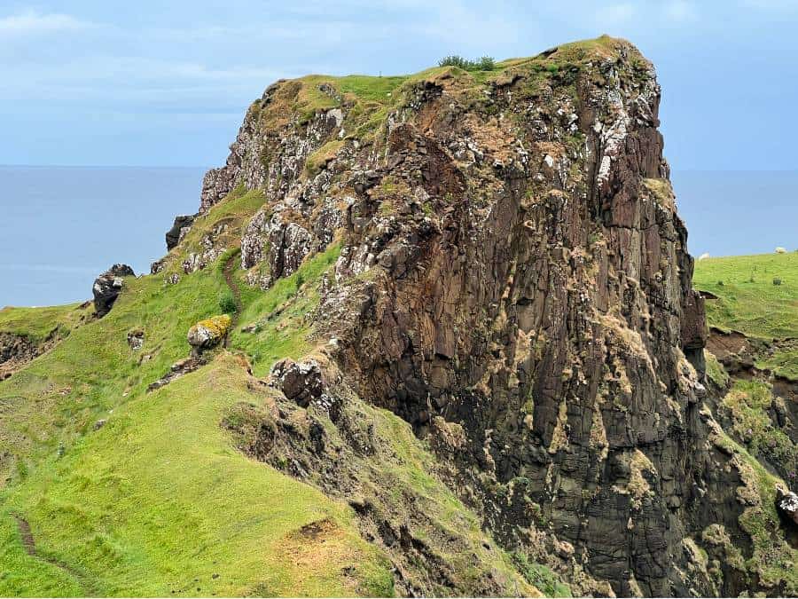 a large lump of rock called Dun Hasan