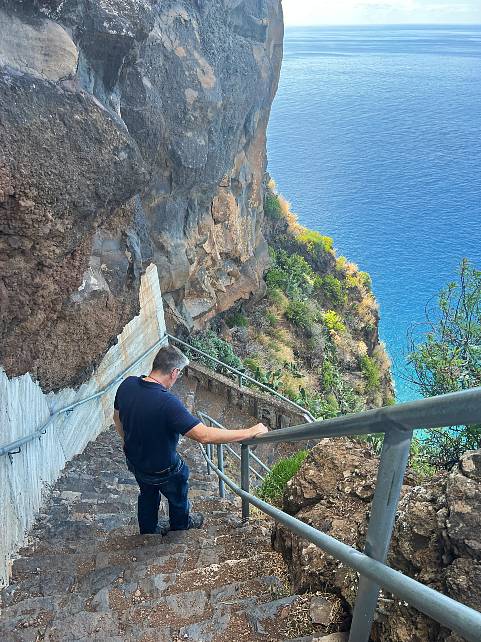 steep steps down to Calhau da Lapa on Vereda do Paco PR12 trail 