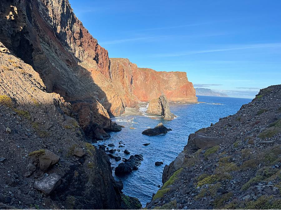 Steep volcanic cliffs and sea stacks along the Vereda da Ponta de São Lourenço trail, Madeira coastal hike