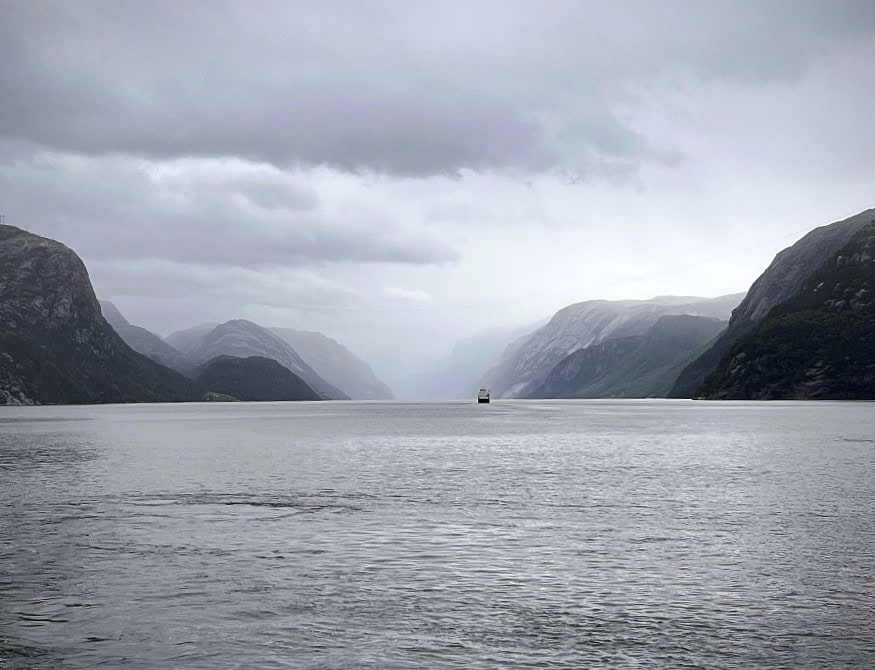Scenic Norway road trip route through fjord landscapes